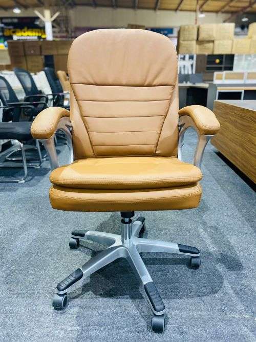 Executive Comfortable PU Leather Steady Office Chair with Adjustable Height