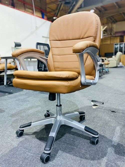 Executive Comfortable PU Leather Steady Office Chair with Adjustable Height