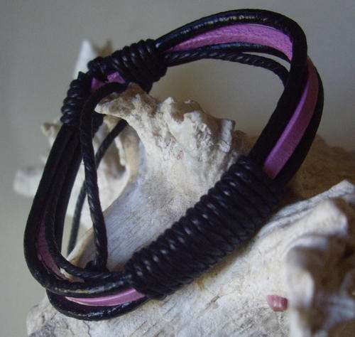 Lazy Days Beach Bracelet - hot pink and black!