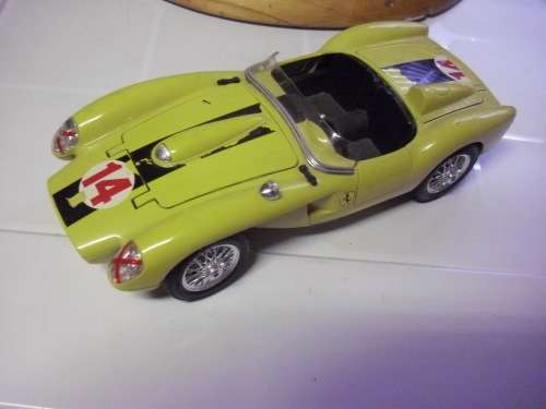 Ferrari Testarossa 1957  - Burago Scale 1:18