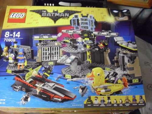 BATMAN  - Lego 70909 - Batcave Break-in