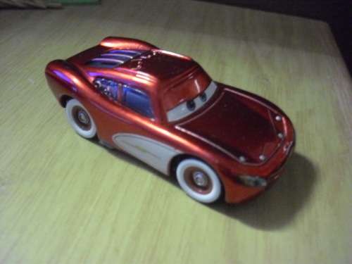 DISNEY CARS - LIGHTNING MQUEEN