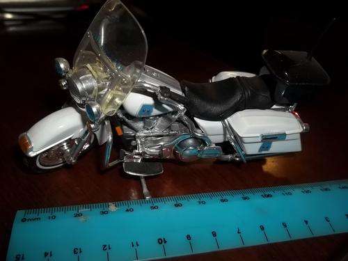 Harley  Davidson Motorbike - State trooper