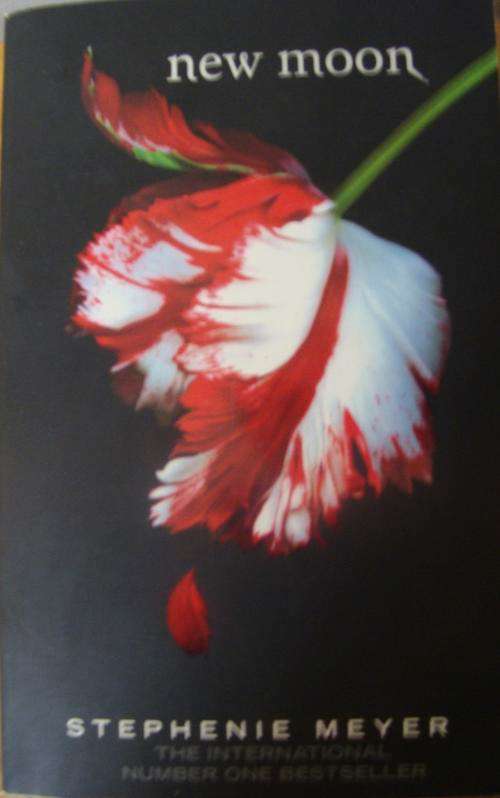 New Moon by "Stephenie Meyer"