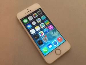 Apple iPhone 5s 16GB Gold - Free Courier Delivery!