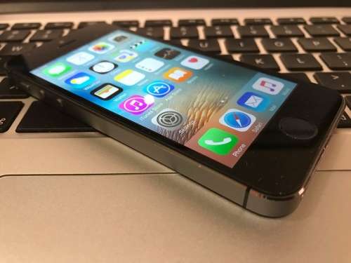 Apple iPhone 5s 16GB Space Gray (6 Month Warranty)