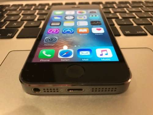 Apple iPhone 5s 16GB Space Gray (6 Month Warranty)
