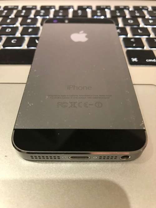 Apple iPhone 5s 16GB Space Gray (6 Month Warranty)