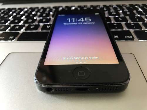 Apple iPhone 5 32GB Space Gray (6 Month Warranty)