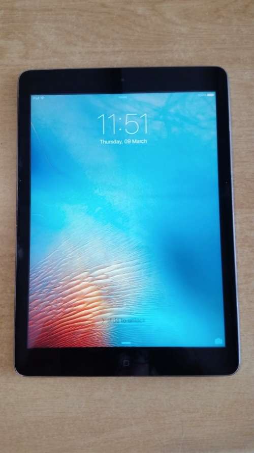 iPad Air 16GB Black WiFi Only (With Warranty)