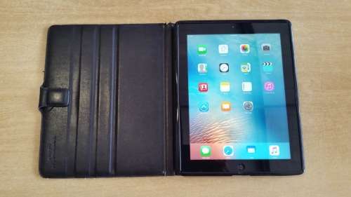 iPad 3rd Generation 32gb Black WiFi + 4G (free cover)
