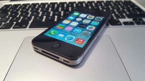 Classic! - iPhone 4 16gb Black (6 Month Warranty)