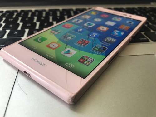 Pink Huawei Ascend P7 (Cracked Glass)