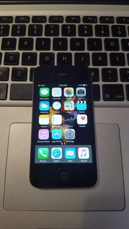 iPhone 4s 32GB Black (Free Cover)