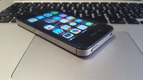 iPhone 4s 32GB Black (Free Cover)