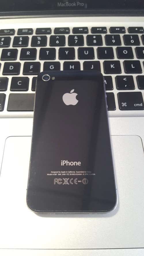 iPhone 4s 32GB Black (Free Cover)