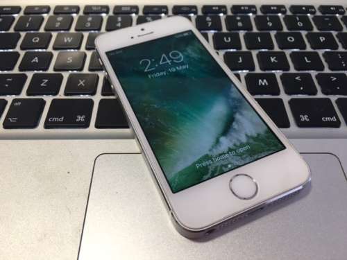 iPhone 5s 64GB Silver (6 Month Warranty)