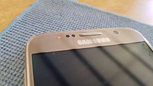 Samsung Galaxy S6 Gold (Poor Condition - Broken Screen, missing back cover)