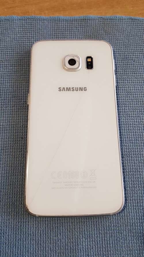 Galaxy S6 Edge 64GB White Pearl {Poor condition - cracked screen glass}