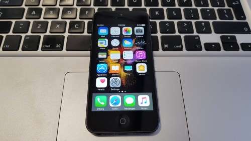 iPhone 5 16GB Space Gray {Good Condition - Dust specks}