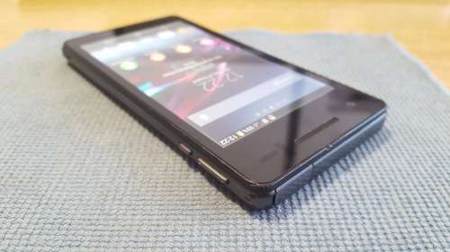 Sony Xperia V LT25i 2GB {Good Condition}