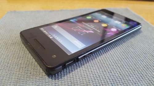 Sony Xperia V LT25i 2GB {Good Condition}