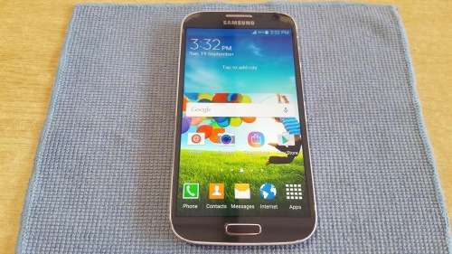 Samsung Galaxy S4 Black 16GB {7/10}