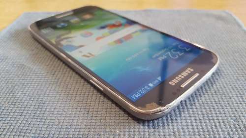 Samsung Galaxy S4 Black 16GB {7/10}
