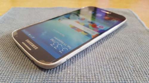 Samsung Galaxy S4 Black 16GB {7/10}