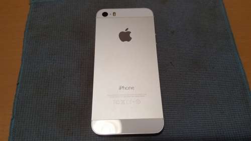 iPhone 5s 16GB Silver {Good Condition 8.5/10} (6 Month Warranty)