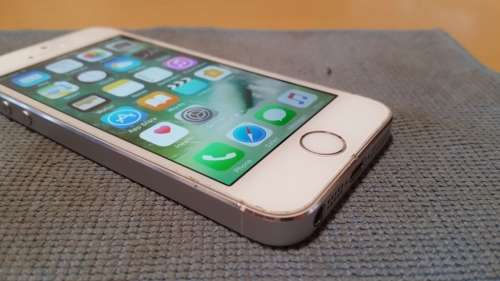 iPhone 5s 16GB Silver {Good Condition 8.5/10} (6 Month Warranty)