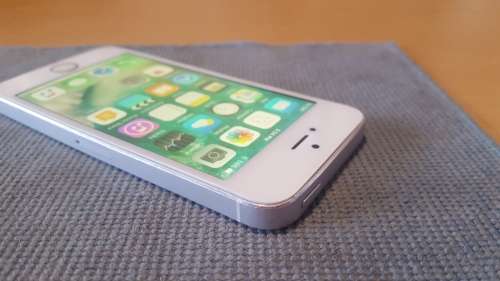 iPhone 5 16GB Silver {Good Condition 8/10} (6 Month Warranty)