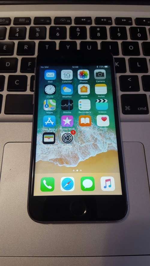 iPhone 6s 16GB Space Gray {8.5/10 - Great Condition!} (6 Month Warranty}