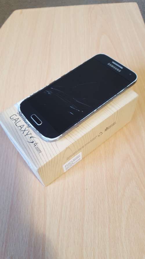 Samsung S4 Mini (Dead LCD) Great for spares