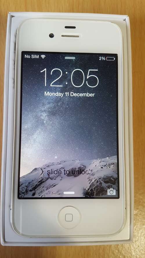 iPhone 4s 32GB White (9/10) Elegant & Classy