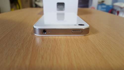 iPhone 4s 32GB White (9/10) Elegant & Classy