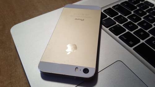 iPhone 5s 16GB Gold {9/10} (6 Month Warranty)