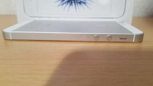 iPhone SE 16GB Silver Classic - Weekend Special - 6 Month Warranty