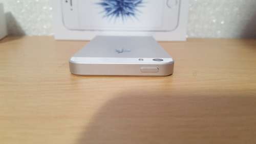 iPhone SE 16GB Silver Classic - Weekend Special - 6 Month Warranty