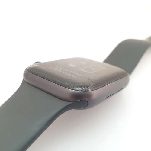Apple Watch Series 5 44mm Space Gray - Cracked Screen