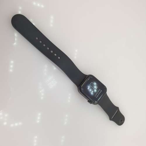 Apple Watch Series 5 44mm Space Gray - Cracked Screen