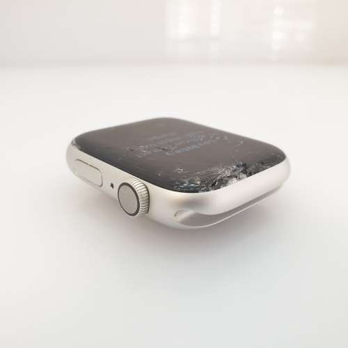 Apple Watch Series 4 Nike+ 44mm Silver - Cracked Screen