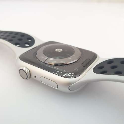 Apple Watch Series 4 Nike+ 44mm Silver - Cracked Screen