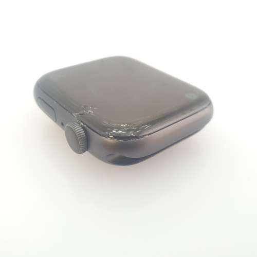 Apple Watch Series 4 Nike+ 44mm Space Gray - Cracked Screen