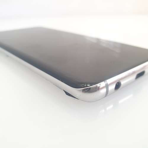 Samsung Galaxy S10 - Dead LCD - Cracked Back