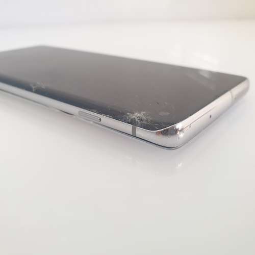 Samsung Galaxy S10 - Dead LCD - Cracked Back