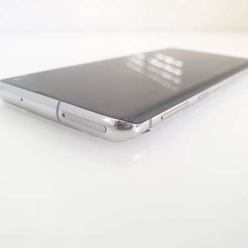 Samsung Galaxy S10 - Dead LCD - Cracked Back