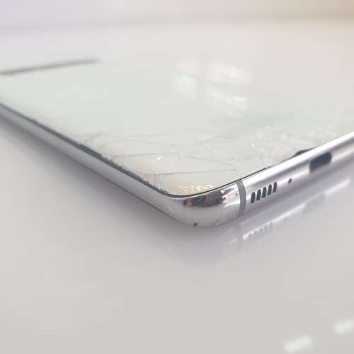 Samsung Galaxy S10 - Dead LCD - Cracked Back