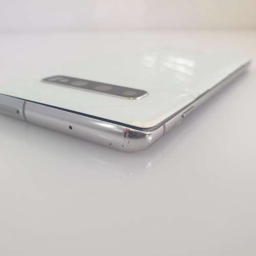 Samsung Galaxy S10 - Dead LCD - Cracked Back