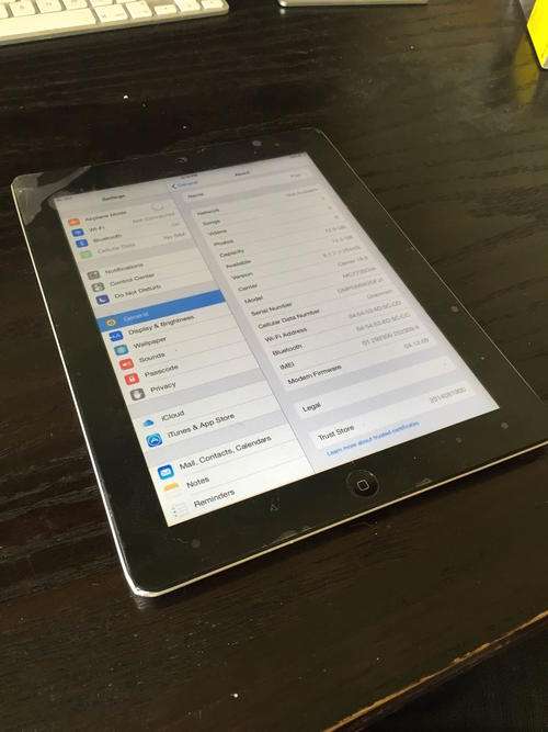 Apple iPad 2 16Gb 3G + Wifi - Cracked Glass -Free Door to Door Courier Delivery!